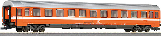 Passenger car 2nd class type Eurofima<br /><a href='images/pictures/Roco/44661.jpg' target='_blank'>Full size image</a>
